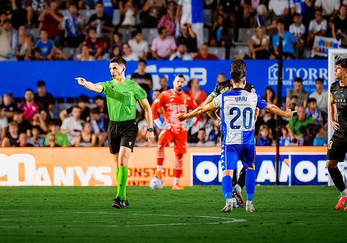 Así fue la actuación del VAR en el Sabadell-Córdoba CF: dos decisiones en contra del conjunto blanquiverde