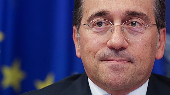 Albares confirma que está dispuesto a vetar la entrada de Ucrania en la UE si antes no se hace oficial el catalán