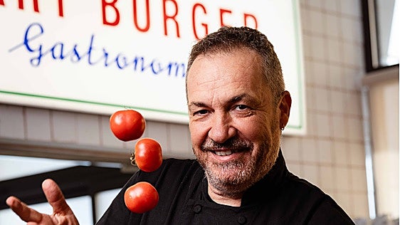 Toni Romero exprime el último tomate del verano antes de volver a sorprender con su menú de alcachofas