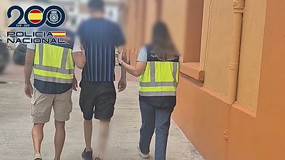 Cuatro detenidos por la batalla campal contra la Policía previa a un partido en Mestalla
