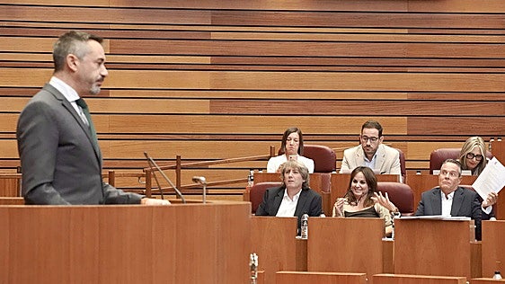 El PSCL, arrinconado en las Cortes por avalar la gestión del Gobierno en Ceuta