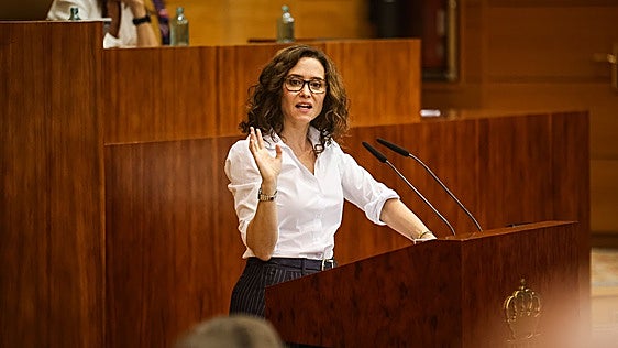 Ayuso insiste en que el «aticazo» no era para ella, aunque «tendría derecho» a vivienda, como otros presidentes