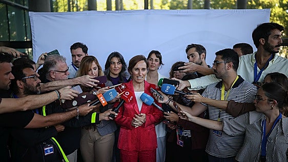 Mónica García califica como «fake» el fin de las guardias obligatorias de 24 horas anunciado por Ayuso