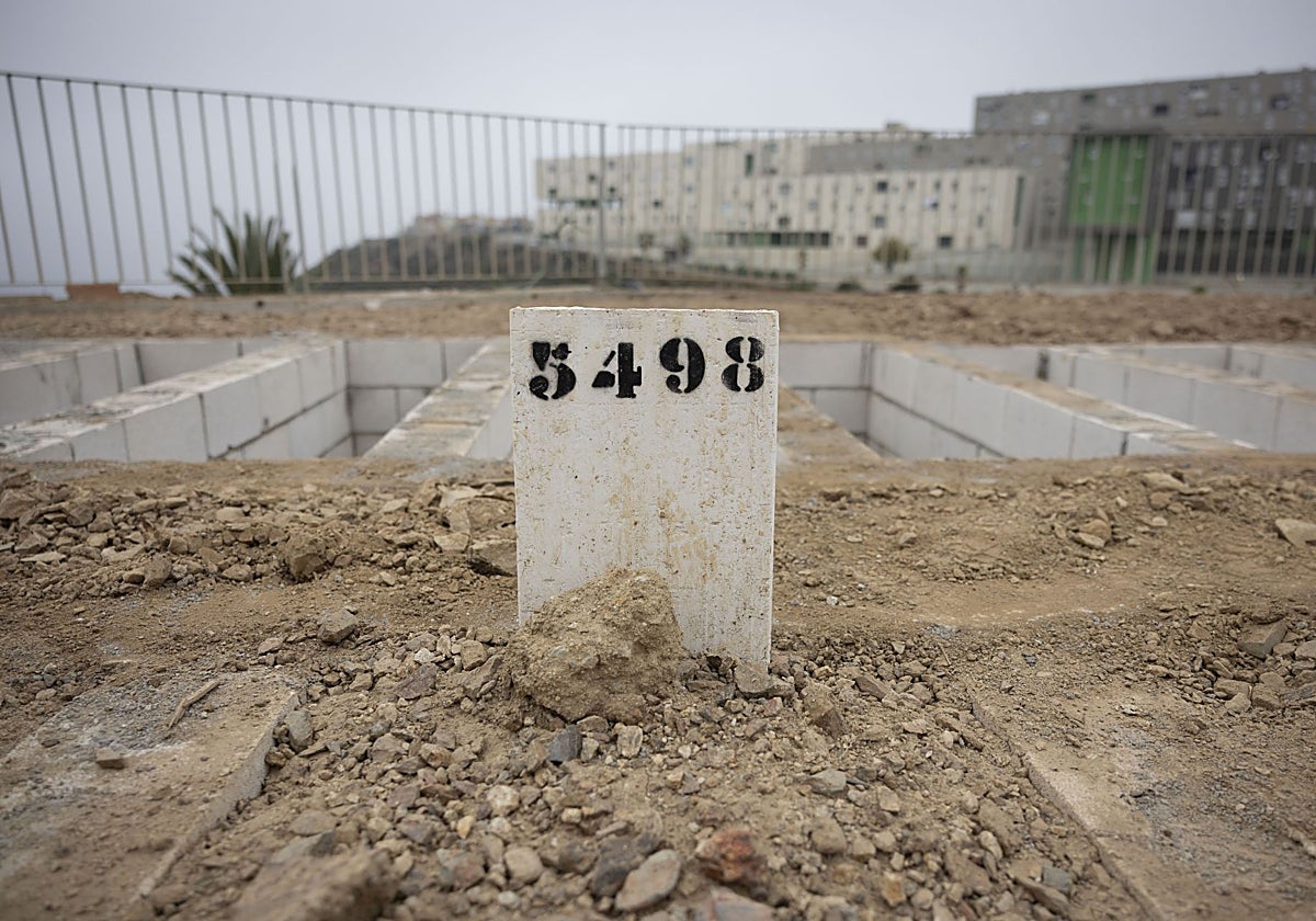 Las noventa tumbas sin nombre de Ceuta