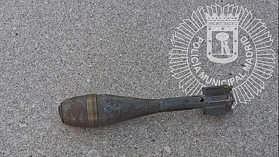 Alerta Tedax en comisaría: «Hola, les traigo este misil de la guerra que guardó mi padre en casa»