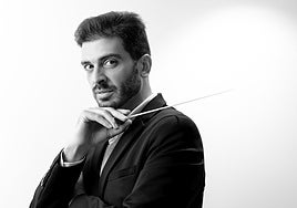 Fernando Bustamante es director de orquesta e instrumentista natural de Campo de Criptana.