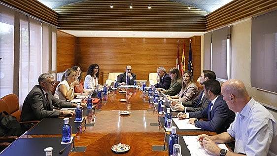 'Techo de gasto' de presupuestos, vivienda e inicio de curso escolar, a debate este jueves en las Cortes
