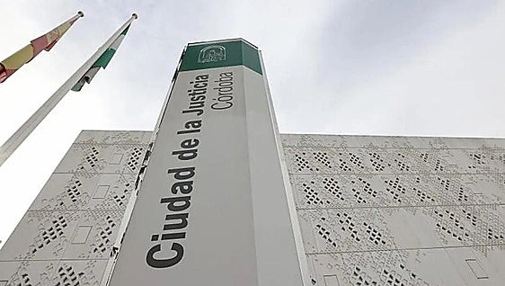 Cinco condenas previas no le frenaron: vuelve a conducir bebido en Baena tras ser advertido por la Policía