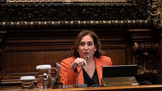 Colau se abre a volver a primera línea tras el paso de Irene Montero hacia las generales
