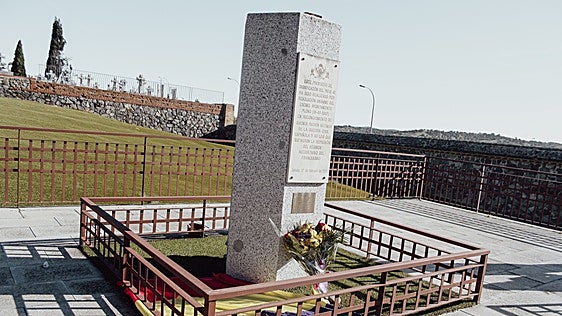 IU Toledo insta a solicitar a la FEMP una subvención para dignificar patios en el cementerio