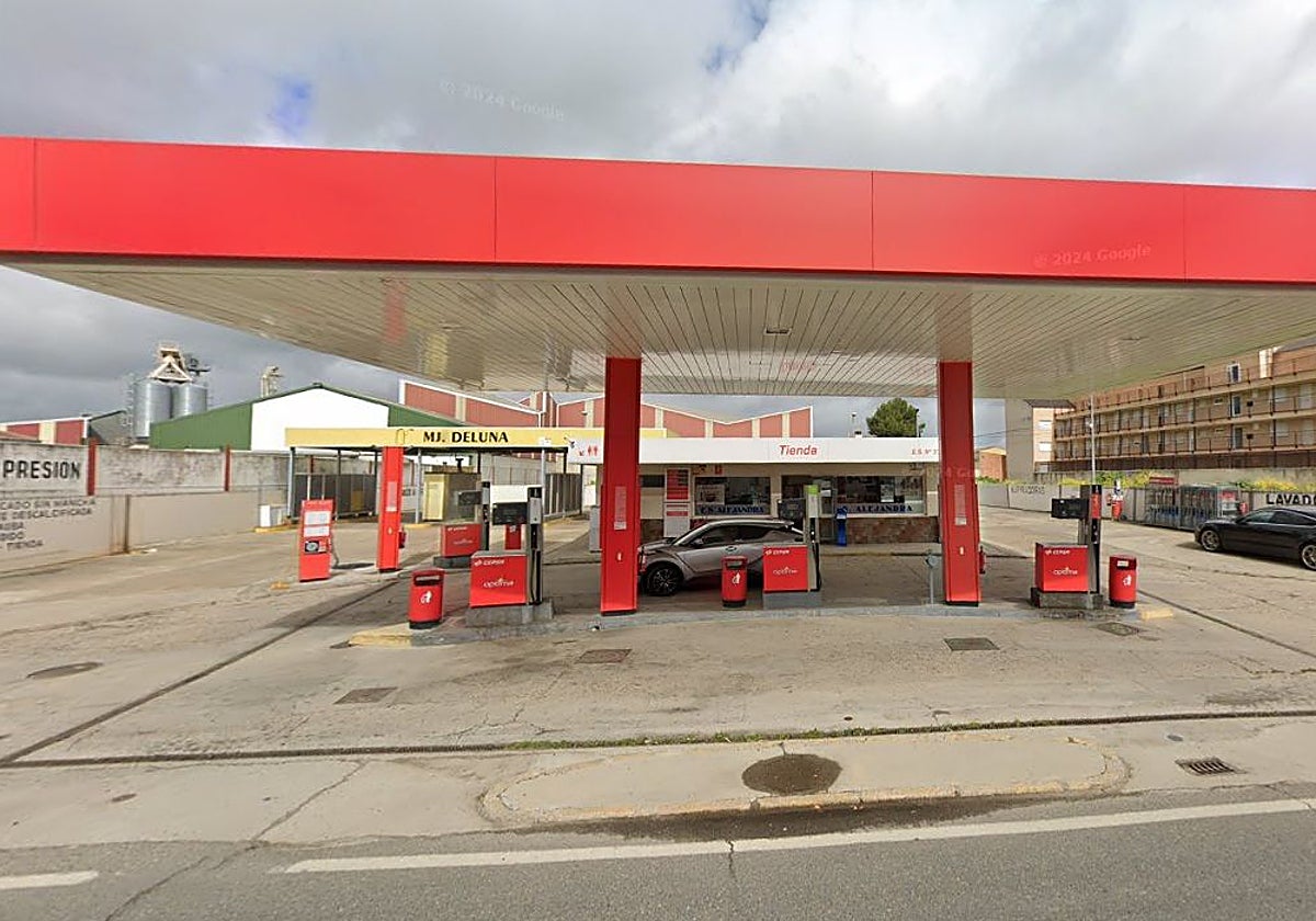Atracan con arma blanca una gasolinera y se llevan toda la recaudación de la caja en Calera y Chozas