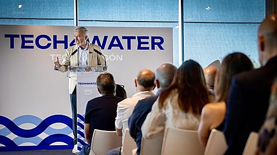 Azcón carga contra el «erróneo» decreto del Gobierno: «El crecimiento sostenible es posible a través de la tecnología»