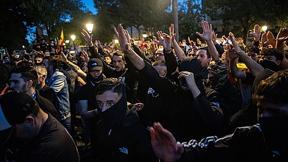 Los neonazis de Núcleo Nacional se disparan a los 2.000 afiliados en plena crisis migratoria