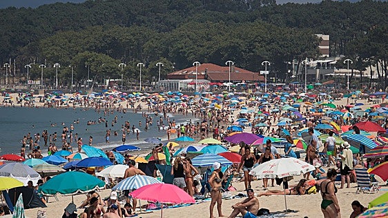 Piden 10 meses de prisión para un hombre que se masturbó ante menores en una playa de Vigo