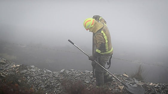 El incendio de Quiroga (Lugo) sigue sin control y arrasa ya 250 hectáreas