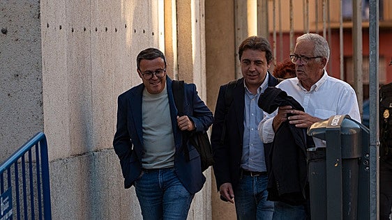La Diputación de Badajoz se niega a que el hermano de Sánchez y su amigo devuelvan los más de 400.000€ que cobraron