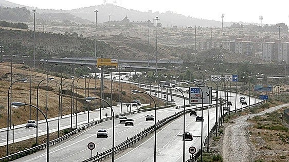 El alcalde de Toledo considera la historia del tercer carril «una enciclopedia por fascículos»