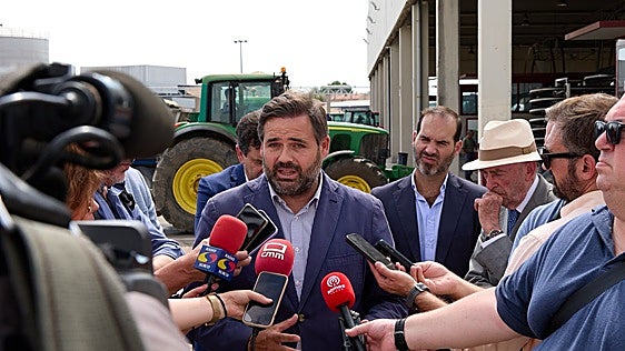 Núñez: «López Miras defiende a Murcia en materia de agua; lo que no sé es por qué Page defiende a Portugal»