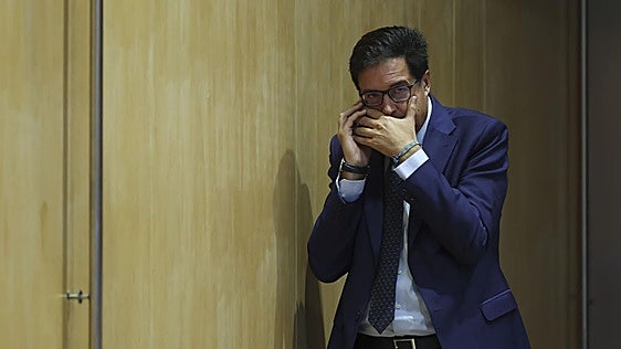 Inquietud y resignación en el PSOE: «Nuestro candidato no tiene ganas de Madrid»