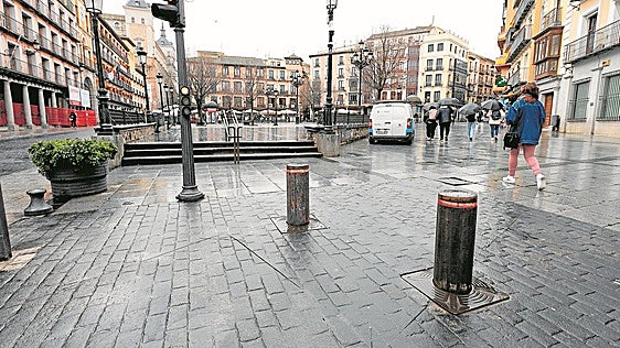 Velázquez pide a Vox que apoye la Zona de Bajas Emisiones y Marín mantiene su rechazo
