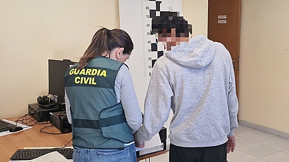 Apresado por robar dos bancos a punta de pistola en O Salnés