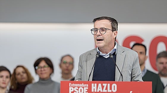 Gallardo, otra vez denunciado por la plaza que ocupó el amigo del hermano de Sánchez