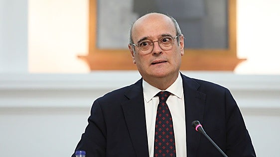 Vox garantiza a Velázquez que no romperá el pacto, pero avisa: «Damos mucho, pero tenemos poco»