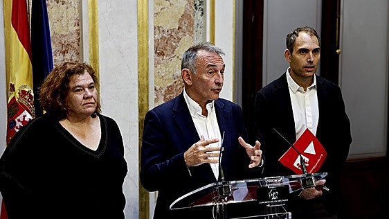 Sumar intenta colar la instrucción de la 'ley de nietos' en la de Educación