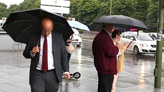 La Aemet avisa del tiempo que llega a Madrid en las próximas horas: bajada de las temperaturas y posibles lluvias y tormentas