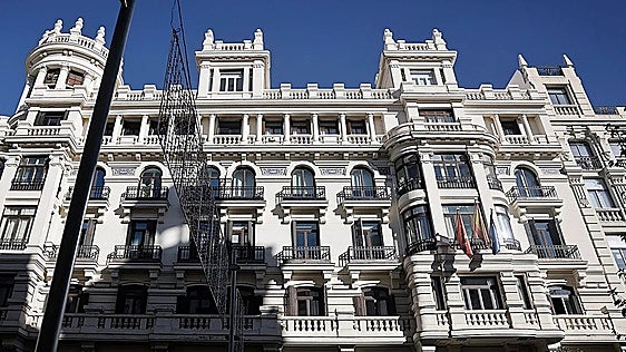 Una empresa familiar gallega compra el lote de oficinas de la Comunidad de Madrid en la Gran Vía
