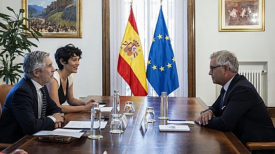 Bruselas presiona al Gobierno en privado: «Ni un asaltante a la Península»