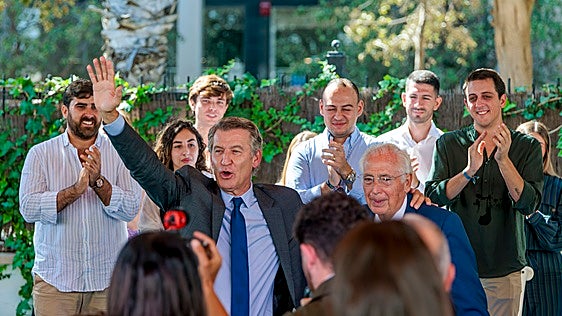 Feijóo anuncia un plan de reactivación para Ceuta y Melilla antes de las elecciones