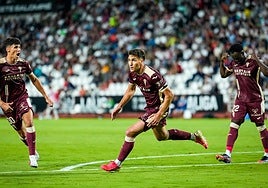 El Córdoba renace de sus cenizas con un épico ejercicio de fe ante el Albacete  (1-2)