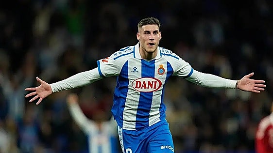 Roberto Fernández lleva a Puente Genil a la selección española absoluta con su convocatoria por Luis de la Fuente