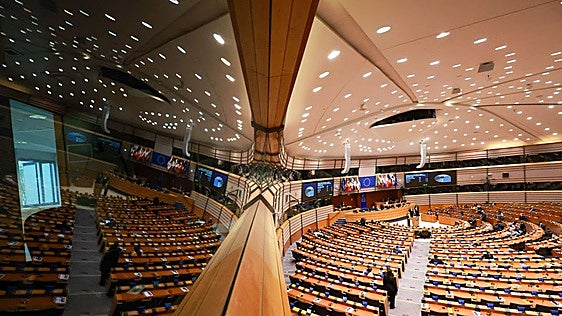 La amenaza de España de vincular la ampliación de la UE con la oficialidad del gallego deja fríos a sus socios