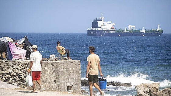 Alerta en el puerto de Ceuta: varios detenidos por vender documentos a inmigrantes para colarles en la Península