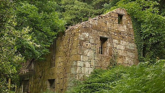 Se regala aldea en Galicia: doce casas a una hora de Santiago «por 0 euros»