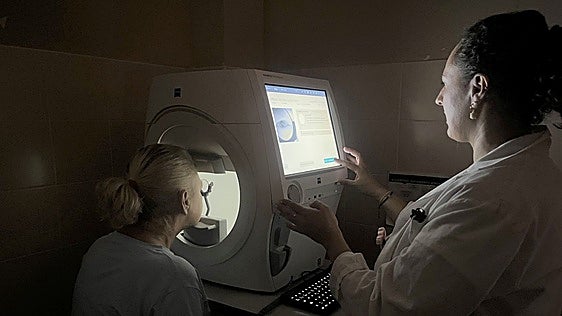 El hospital de Villarrobledo reduce en más de la mitad el tiempo de las pruebas oftalmológicas