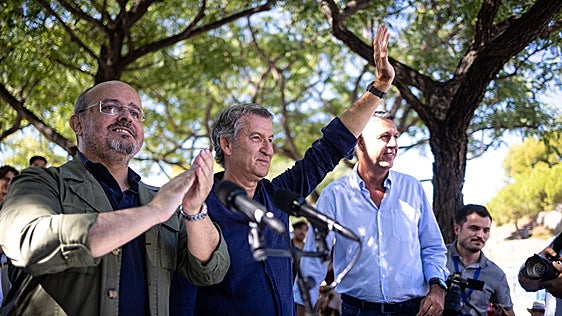 Feijóo avanza que España estará «cerrada a cal y canto» para quien venga a infringir la ley si gobierna