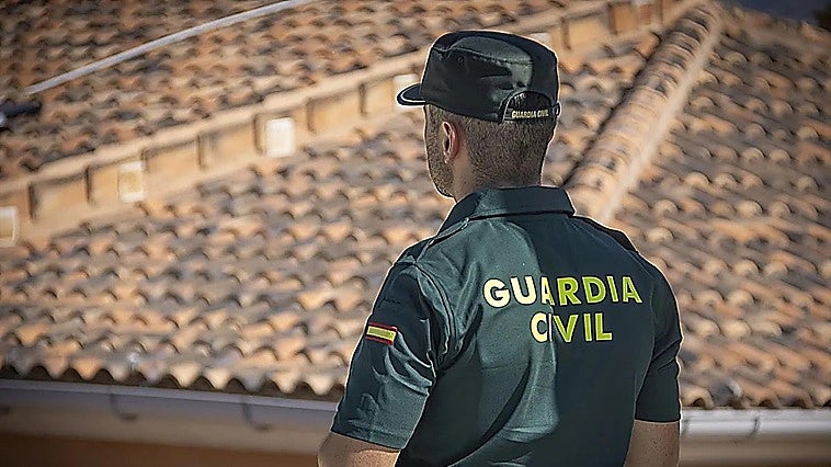 La Guardia Civil detiene a cinco hombres por una agresión contra una mujer trans en Asturias