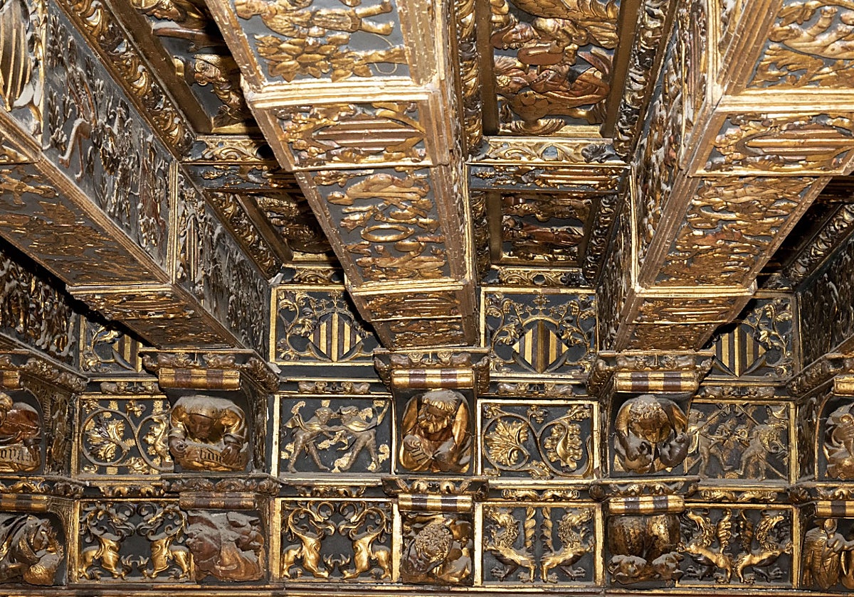 Valencia inicia la gran restauración del techo de la Sala Dorada de la Lonja de la Seda