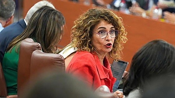 María Jesús Montero reprocha a Juanma Moreno su «negativa» a acoger menores migrantes de Ceuta teniendo plazas libres