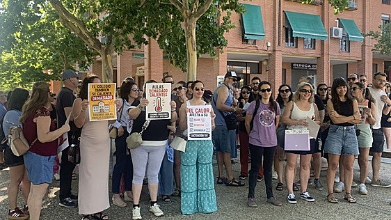 Las AMPAs de Toledo se concentran este miércoles en Zocodover para exigir climatizar los colegios