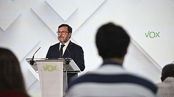 Vox reconoce ahora que deberá acoger menores de Ceuta, pero pondrá trabas