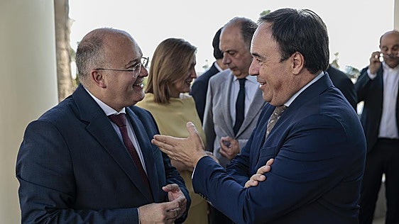 Llorca se reúne con Tellado en Génova mientras espera que el PP le oficialice como candidato