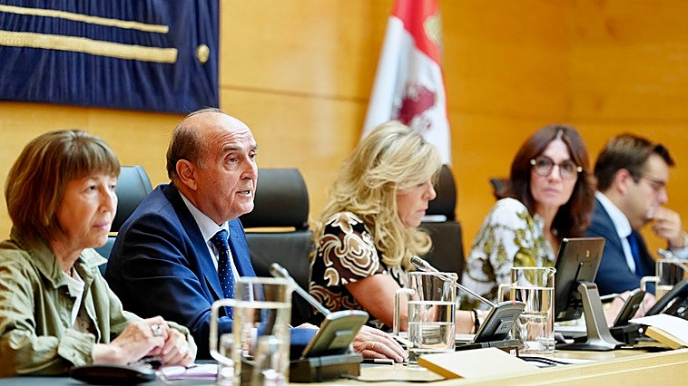 El Comisionado de Transparencia reclama  el «cumplimiento forzoso» de sus resoluciones en futuras leyes