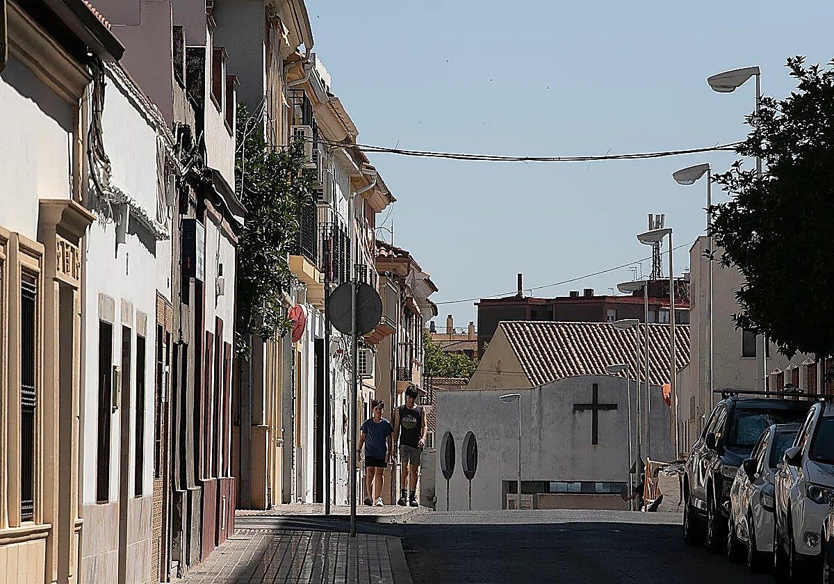 Los vecinos de El Zumbacón de Córdoba se citan en una polémica asamblea para decidir el futuro de los aparcamientos