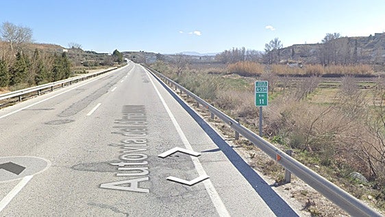 Una mujer muerta y tres heridos en una colisión entre dos coches en Granada
