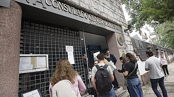 El caos de la Ley de Nietos: Sólo 16 consulados acumulan más de 140.000 expedientes