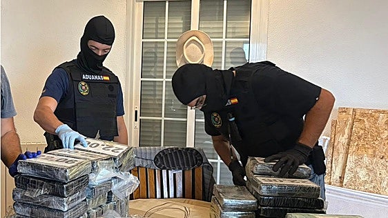 La Agencia Tributaria desarticula una red de tráfico de cocaína entre Alicante y Reino Unido